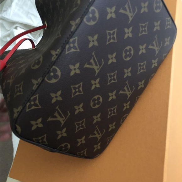 Louis Vuitton handbag - Picture 8 of 8